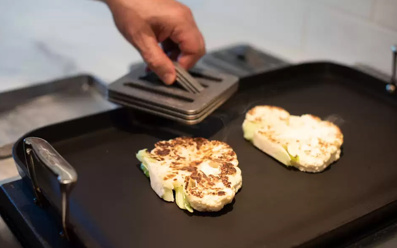 How to Use a Grill Press