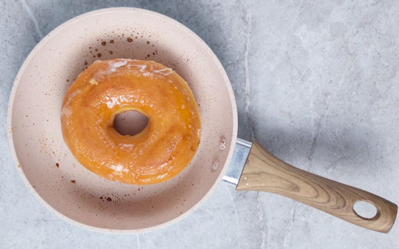 How to reheat donuts in a pan