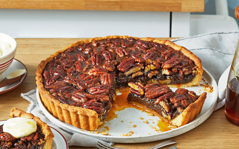 How to Reheat Pecan Pie on a Grill