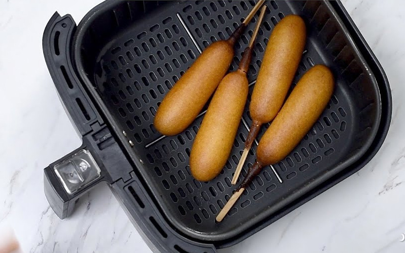 How To Reheat Corn Dogs in an Air Fryer