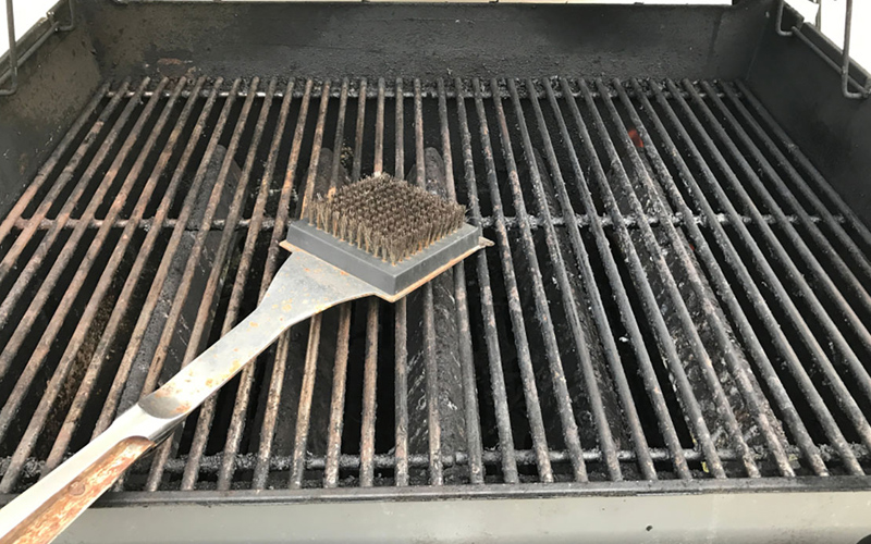 How to clean a rusty grill